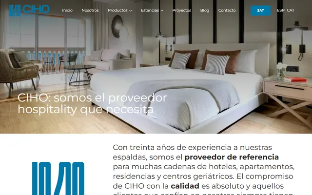Portada de la web de CIHO amb una habitació d'hotel, a l'ordinador i al mòbil